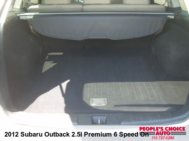 2012 Subaru Outback 2.5I Premium 6 Speed One Owner