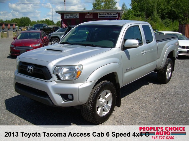 2013 Toyota Tacoma Access Cab 6 Speed 4x4 One Owner